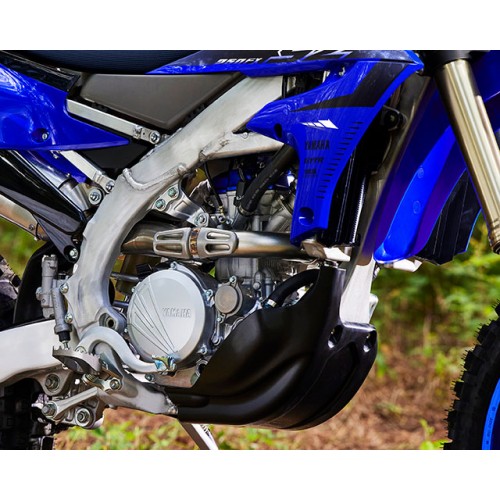 Rearward slanted engine